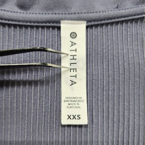 Athleta Renew Seamless V-Neck Tee Size XXS Gray Tempest Violet Ribbed Fitted - Picture 4 of 8